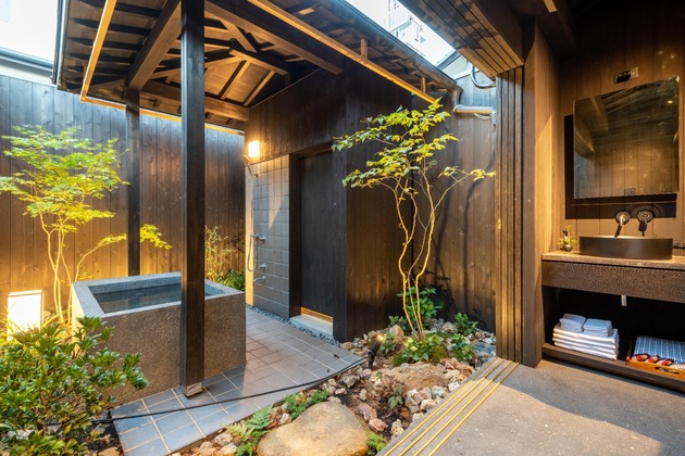万葉居 坪庭と露天風呂のある伝統的な京町家 京都府 京都市 Vacation Stay バケーションステイ