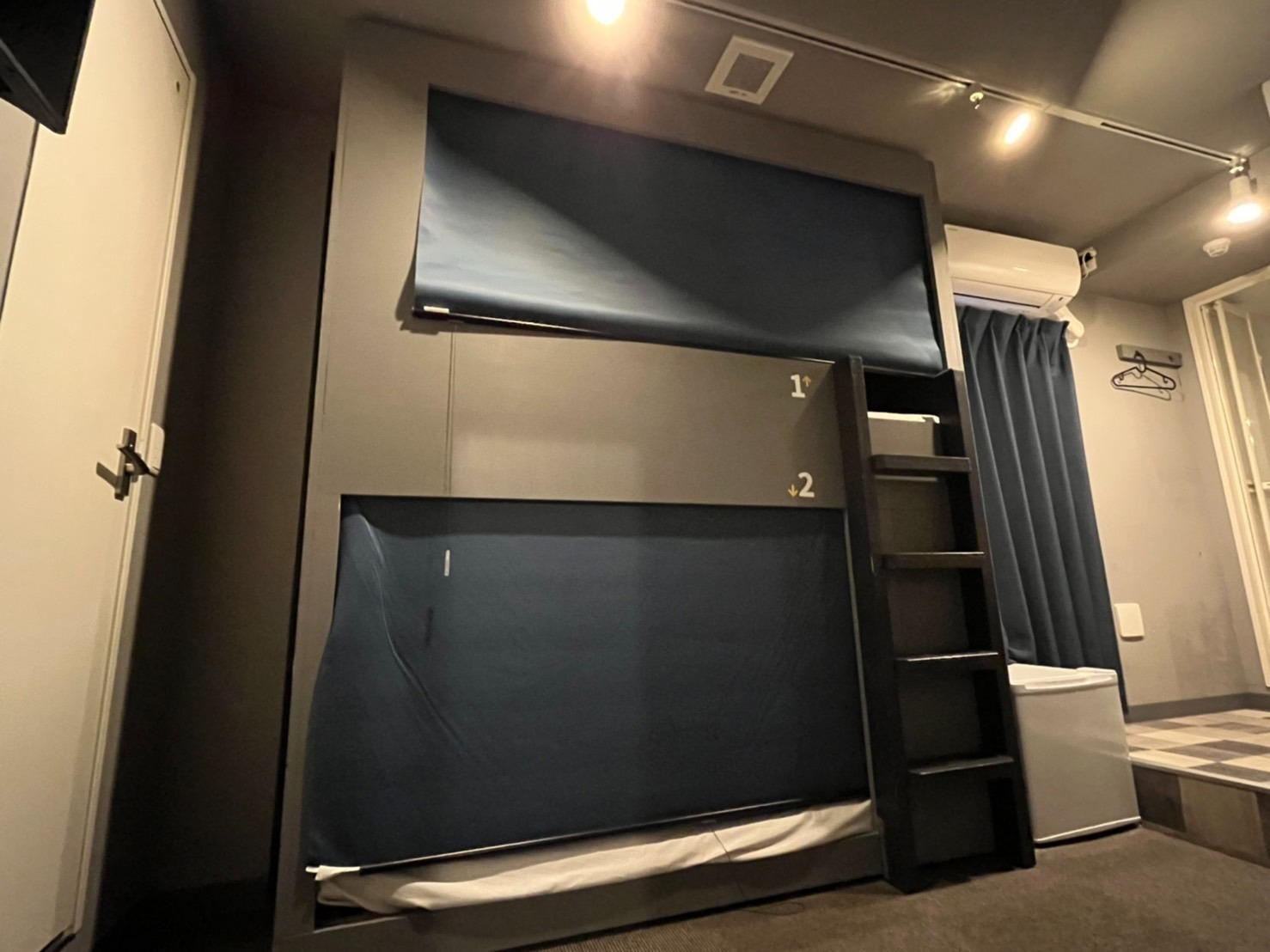 ロードス大塚ホテル4名部屋(2段ベッド×２)