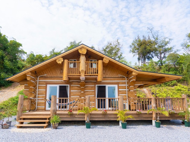 【手渡し限定】ログハウス風鳥小屋 わらゆん家 - 本格ログハウスの宿 わらゆん家 沖縄県 国頭郡 | Rakuten