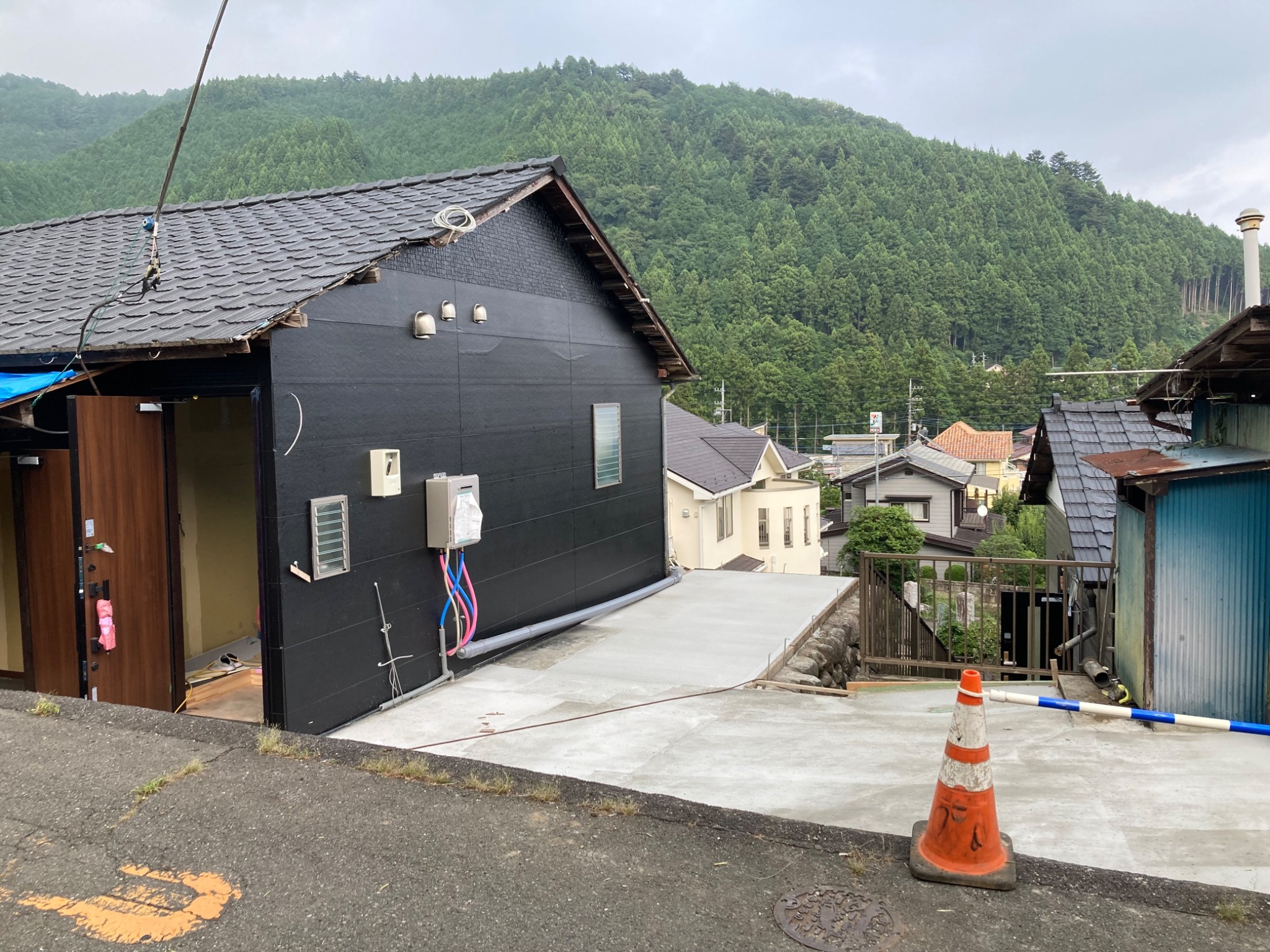 戸倉城P2台12時チェックアウト戸倉城弍番館 6名駐車2台 チェックアウト12時
