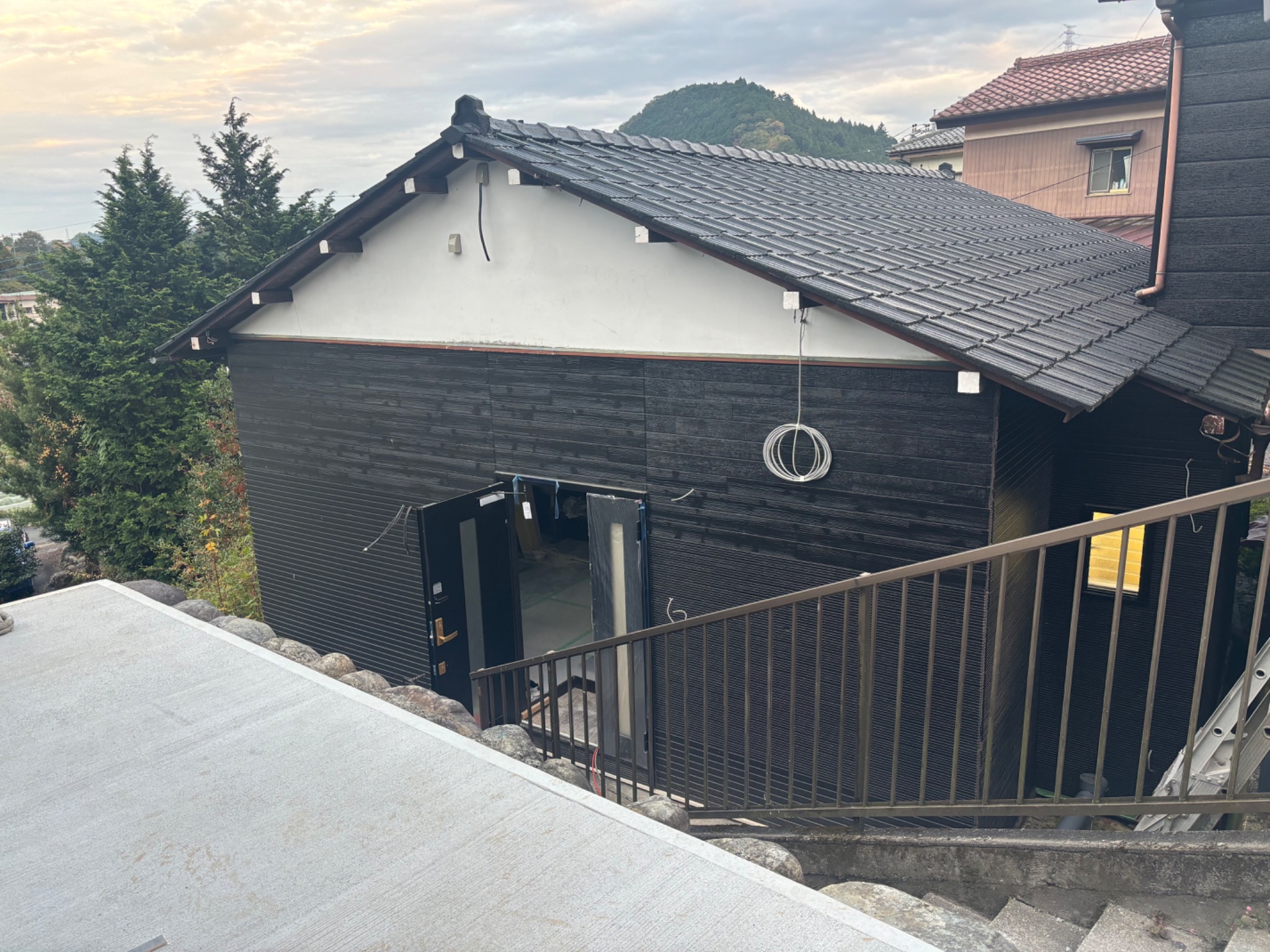 戸倉城P2台12時チェックアウト戸倉城参番館 6名駐車2台 チェックアウト12