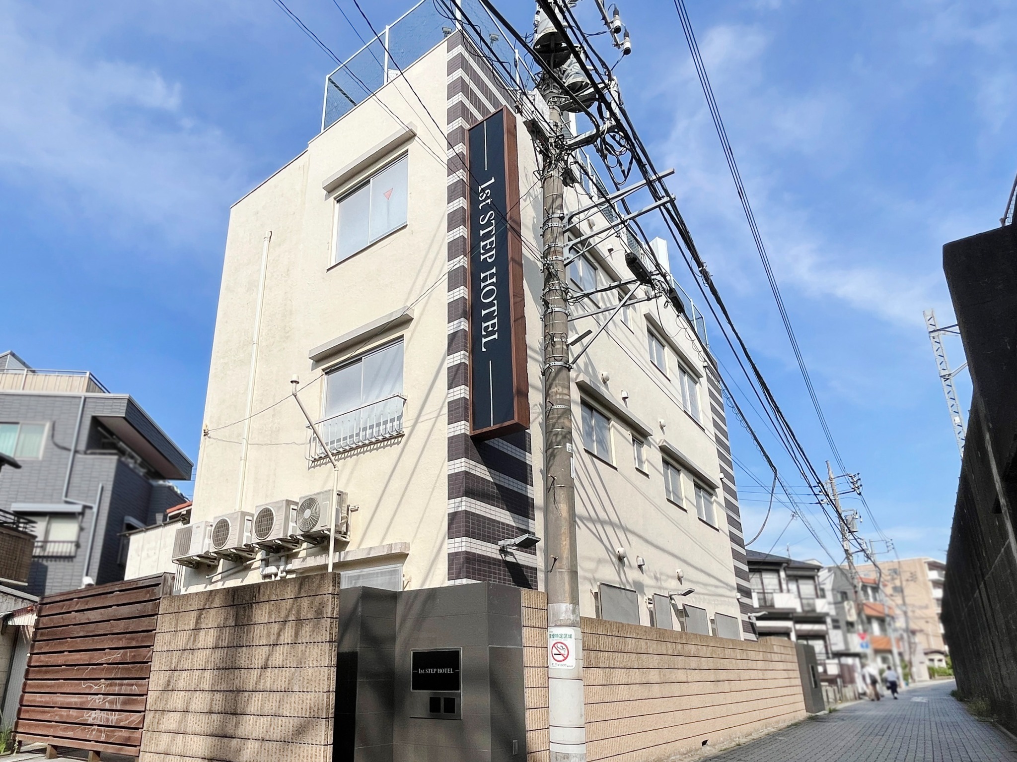 １st STEP HOTEL【ファーストステップホテル】【１F】駅徒歩3分♪観光スポットや空港にアクセス良好