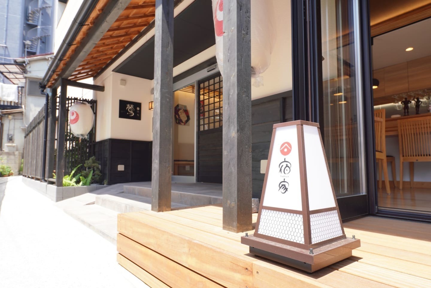 宿家 鶯【宿家鶯】鶯谷の下町情緒を満喫｜入谷駅徒歩2分／鶯谷駅6分の広々60㎡・2BRの快適な和モダン空間！